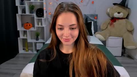 MelanieAlves online show from 10-14-25, 12:28