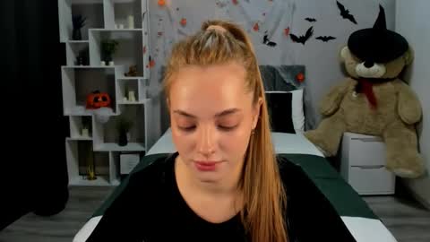 MelanieAlves online show from 11-05-25, 06:30