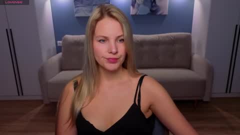 Snapshot of melaniebennett chatting on 05-17-26, 06:00 Melanie Bennett online show from 05-17-26, 06:00