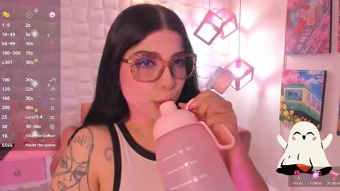 Snapshot of melaniegrayx chatting on 10-24-25, 02:46 melaniegrayx online show from 10-24-25, 02:46