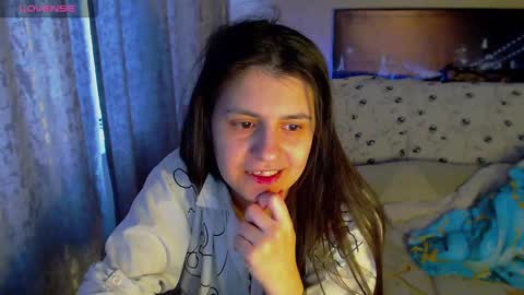 Snapshot of melaniemoor chatting on 12-15-24, 07:02 Melanie Milena online show from 12-15-24, 07:02