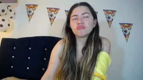 Snapshot of melanieparker20 chatting on 06-20-26, 01:14 Melanie Parker online show from 06-20-26, 01:14