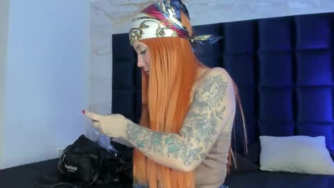 Melanie Roux online show from 09-18-25, 07:49