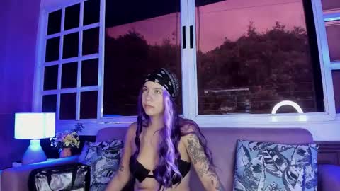 Melanie Roux online show from 10-25-25, 11:40