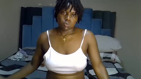 Snapshot of melanin_moon chatting on 06-10-26, 02:16 Moon online show from 06-10-26, 02:16