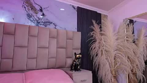 Snapshot of melanny_luv chatting on 05-22-26, 11:10 MelanyLuv online show from 05-22-26, 11:10