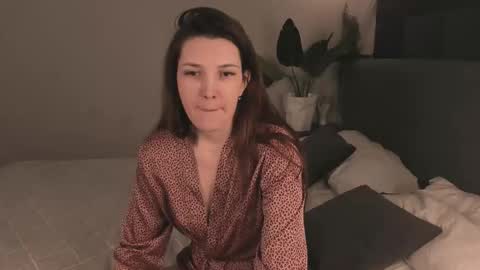 Melany online show from 11-27-25, 01:40