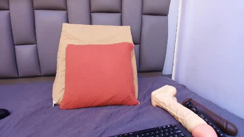 Snapshot of melany_roberts_ chatting on 06-05-26, 03:13 Melany online show from 06-05-26, 03:13