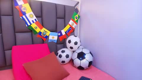 Snapshot of melany_roberts_ chatting on 06-20-26, 03:20 Melany online show from 06-20-26, 03:20
