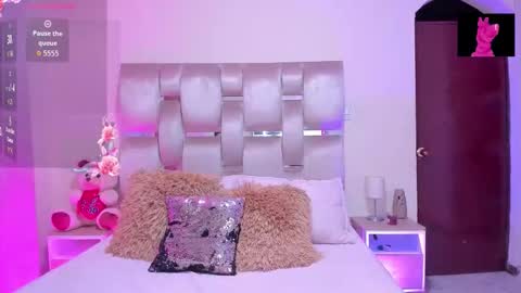 Snapshot of melanyshayk chatting on 10-19-25, 01:50 Melany online show from 10-19-25, 01:50