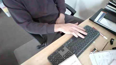 melbguy_075 online show from 01-11-26, 10:37