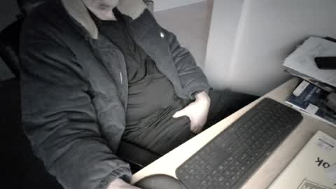 Snapshot of melbguy_075 chatting on 07-28-26, 07:04 melbguy_075 online show from 07-28-26, 07:04