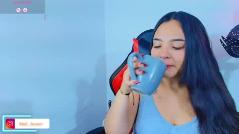    Independent model online show from 11-21-25, 05:06