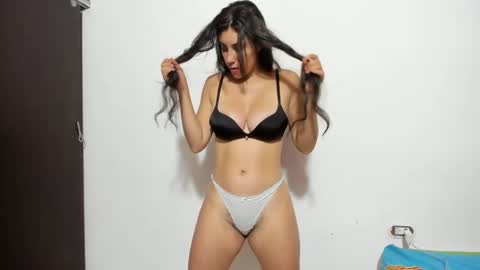 Meli Mejia online show from 03-05-25, 01:52