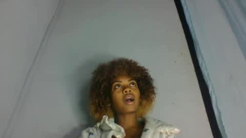 Snapshot of meliana98 chatting on 10-15-25, 05:24 meliana98 online show from 10-15-25, 05:24