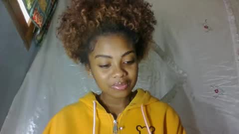 Snapshot of meliana98 chatting on 10-18-25, 11:44 meliana98 online show from 10-18-25, 11:44