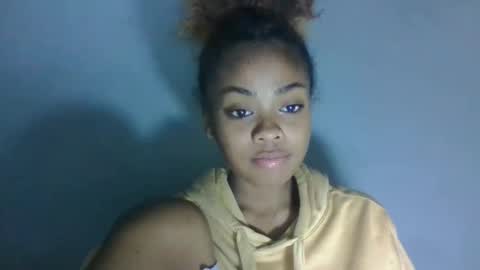 Snapshot of meliana98 chatting on 10-31-25, 04:19 meliana98 online show from 10-31-25, 04:19