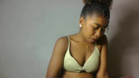 Snapshot of meliana98 chatting on 11-05-25, 06:13 meliana98 online show from 11-05-25, 06:13
