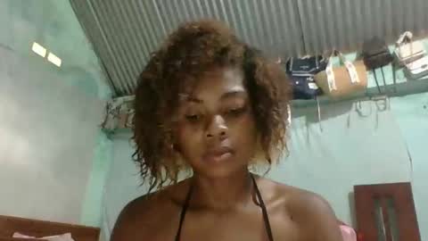 Snapshot of meliana98 chatting on 11-17-25, 05:35 meliana98 online show from 11-17-25, 05:35