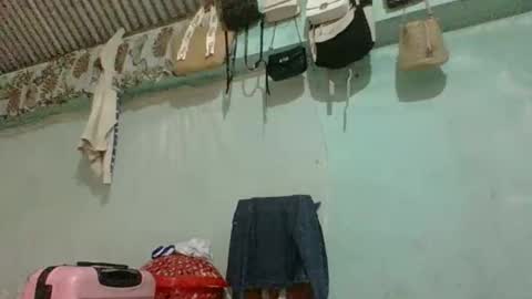 Snapshot of meliana98 chatting on 12-16-25, 01:16 meliana98 online show from 12-16-25, 01:16