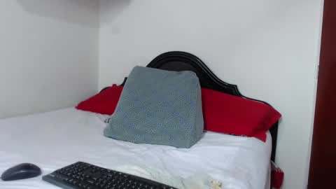 Snapshot of melihotxxx chatting on 12-23-24, 03:12 melihotxxx online show from 12-23-24, 03:12