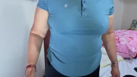 Snapshot of melihotxxx chatting on 12-22-25, 12:40 melihotxxx online show from 12-22-25, 12:40