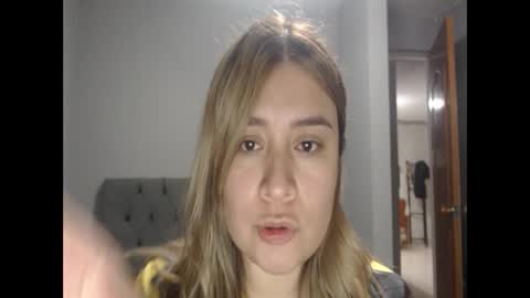 Snapshot of meliinna_xxx chatting on 11-25-25, 02:55 meliinna_xxx online show from 11-25-25, 02:55