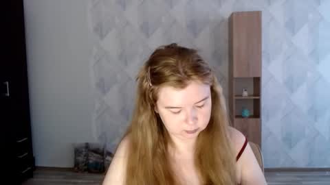 Snapshot of melina_beauty chatting on 09-15-25, 03:06 Melina online show from 09-15-25, 03:06