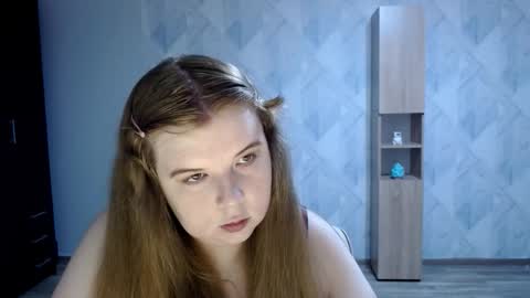Snapshot of melina_beauty chatting on 09-20-25, 03:07 Melina online show from 09-20-25, 03:07