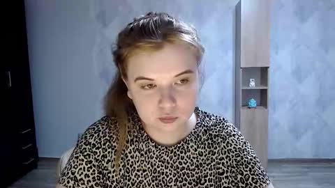 Snapshot of melina_beauty chatting on 09-20-25, 03:13 Melina online show from 09-20-25, 03:13