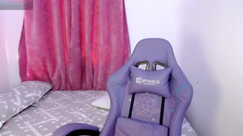 melinna706702 online show from 09-17-25, 07:15