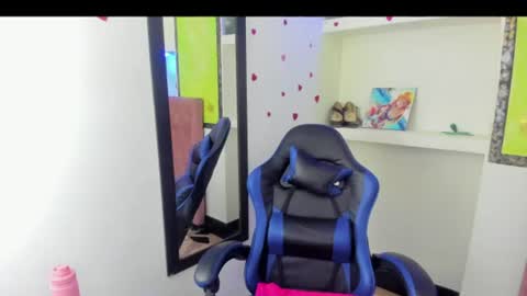 Snapshot of melisa_14 chatting on 06-17-26, 11:34 Melisa online show from 06-17-26, 11:34
