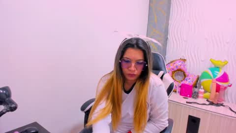 Snapshot of melisa_14 chatting on 06-27-26, 12:22 Melisa online show from 06-27-26, 12:22