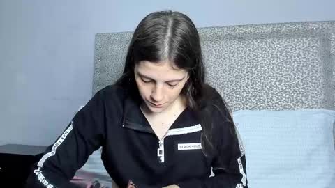 Snapshot of melisabostton_ chatting on 02-12-25, 01:06 Melissa online show from 02-12-25, 01:06