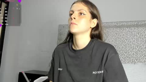 Snapshot of melisabostton_ chatting on 02-13-25, 01:05 Melissa online show from 02-13-25, 01:05