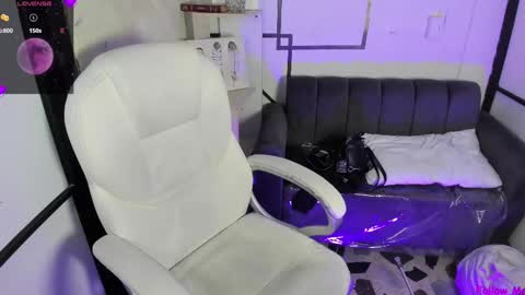 Snapshot of melisabostton_ chatting on 02-26-25, 08:33 Melissa online show from 02-26-25, 08:33