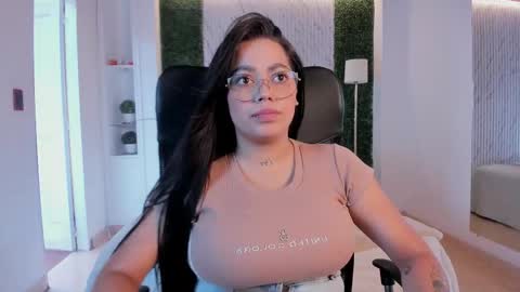Snapshot of melisasotoo chatting on 09-19-25, 07:25 Melissa Everyday From 1430 to 2130 Col Time online show from 09-19-25, 07:25