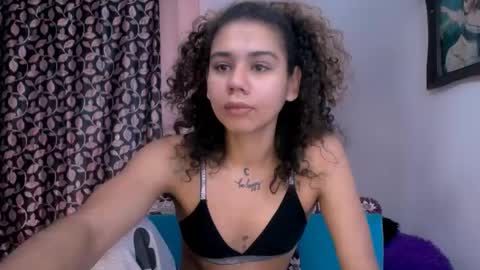 Snapshot of meliss1 chatting on 03-02-25, 01:49 melissa online show from 03-02-25, 01:49
