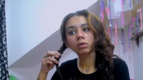 Snapshot of meliss1 chatting on 03-07-25, 03:18 melissa online show from 03-07-25, 03:18
