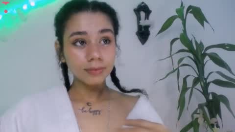 Snapshot of meliss1 chatting on 09-18-25, 02:41 melissa online show from 09-18-25, 02:41