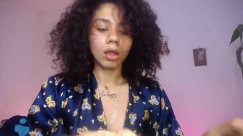 Snapshot of meliss1 chatting on 10-04-25, 12:08 melissa online show from 10-04-25, 12:08