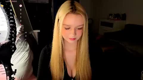 Mel or Lissa 3 Welcome here online show from 07-18-26, 07:17
