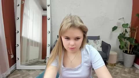 Sophia online show from 11-29-25, 09:12