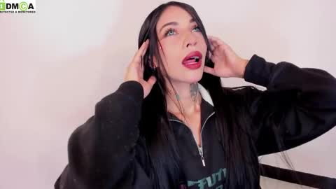 Snapshot of melissa_999g chatting on 10-12-25, 11:37 The Best deepthroat ever. online show from 10-12-25, 11:37