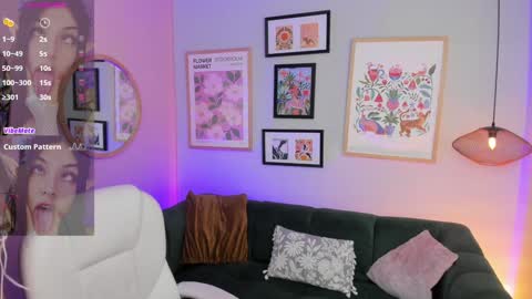 Snapshot of melissa_koster chatting on 01-03-25, 10:40 Melissa 3 online show from 01-03-25, 10:40