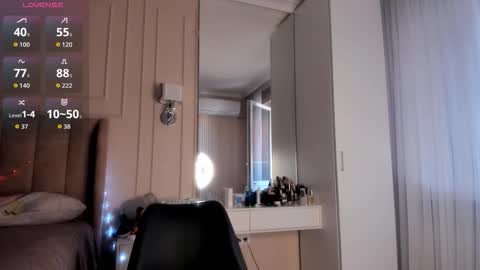 Lisaa online show from 11-27-25, 05:42