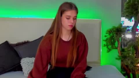 Snapshot of melissacrayzy chatting on 02-19-25, 09:39 MelissaCrayzy online show from 02-19-25, 09:39