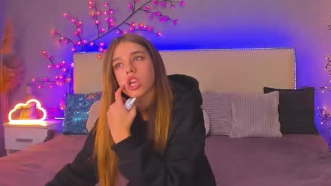 Snapshot of melissacrayzy chatting on 10-11-25, 04:55 MelissaCrayzy online show from 10-11-25, 04:55