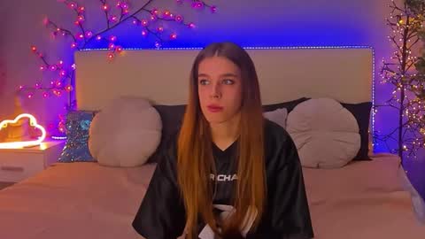 Snapshot of melissacrayzy chatting on 11-11-25, 06:46 MelissaCrayzy online show from 11-11-25, 06:46