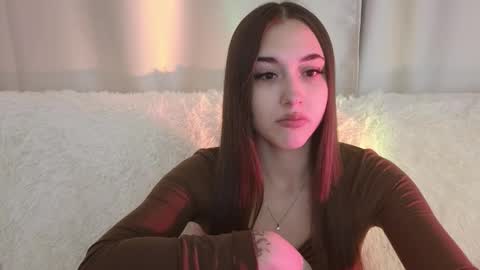 Snapshot of melissapristine chatting on 10-06-25, 04:32 Mel online show from 10-06-25, 04:32